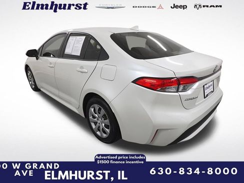 Used 2020 Toyota Corolla LE image 3