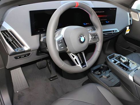 Used 2025 BMW iX M60 image 3