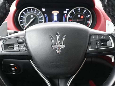 Used 2021 Maserati Levante AWD/4WD image 14