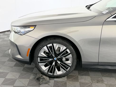 Used 2027 BMW 530i w/ Premium Package RWD image 11