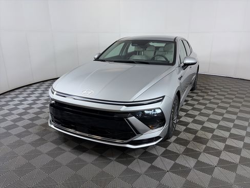 Used 2025 Hyundai Sonata SEL image 2
