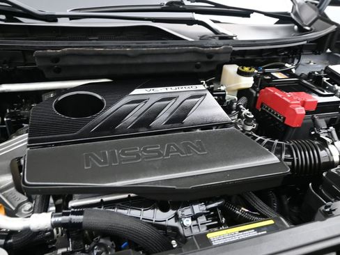 Used 2023 Nissan Rogue Platinum image 32