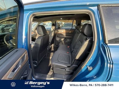 Certified 2025 Volkswagen Atlas SE AWD/4WD image 17