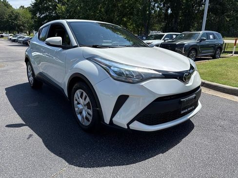 Used 2021 Toyota C-HR LE FWD image 7