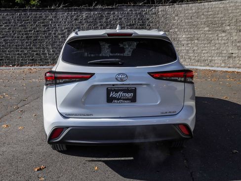 Used 2022 Toyota Highlander XLE image 8