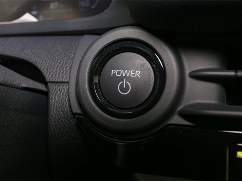 New 2025 Toyota Crown Signia image 18