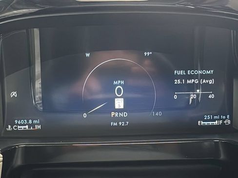 Used 2025 Lincoln Corsair Reserve FWD image 15