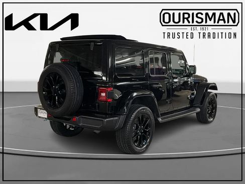 Used 2023 Jeep Wrangler Unlimited Sahara w/ Cold Weather Group AWD/4WD image 4