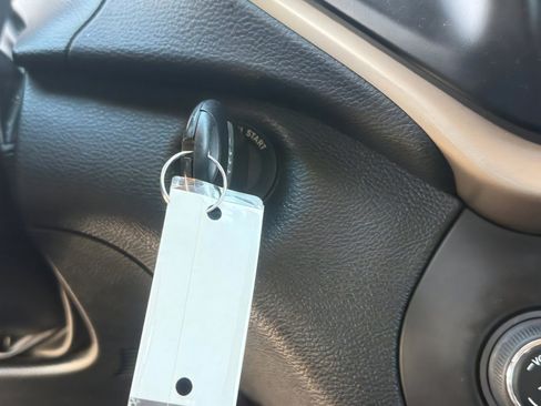 Used 2017 Jeep Cherokee Latitude image 26