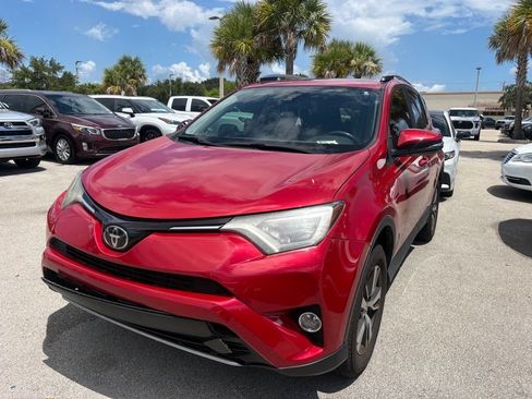 Used 2017 Toyota RAV4 XLE FWD image 3