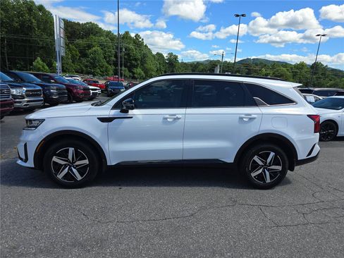 Used 2022 Kia Sorento EX w/ Panoramic Sunroof Package FWD image 6