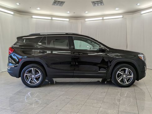Used 2021 GMC Terrain SLT image 11