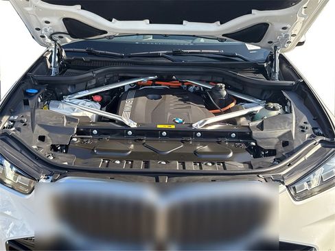 New 2026 BMW X5 xDrive50e w/ M Sport Package image 11