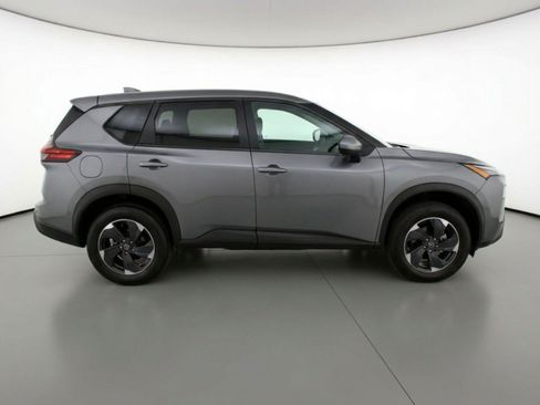 Used 2025 Nissan Rogue SV FWD image 11