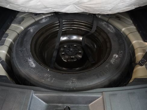 Used 2020 Nissan Rogue SV image 11