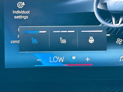 Certified 2024 BMW X5 M60i w/ Climate Comfort Package image 21