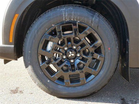 New 2026 Mitsubishi Outlander Trail Edition AWD/4WD image 3