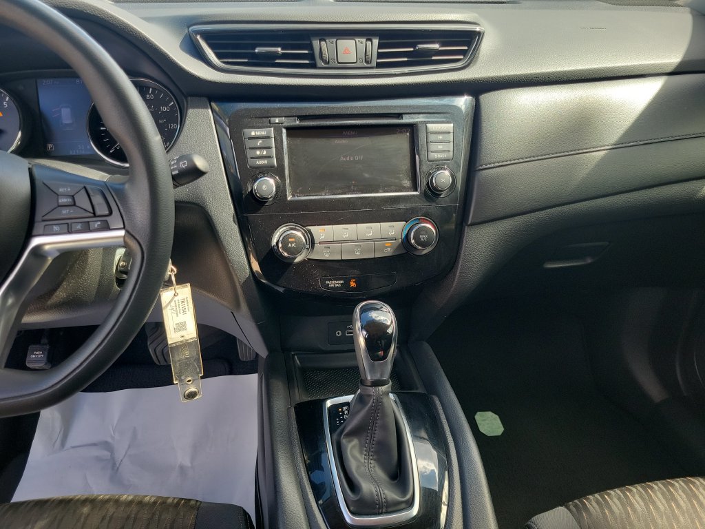 Used 2018 Nissan Rogue S FWD image 25