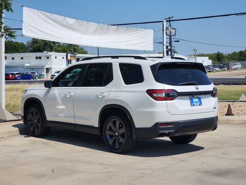 Used 2026 Honda Pilot Sport image 7