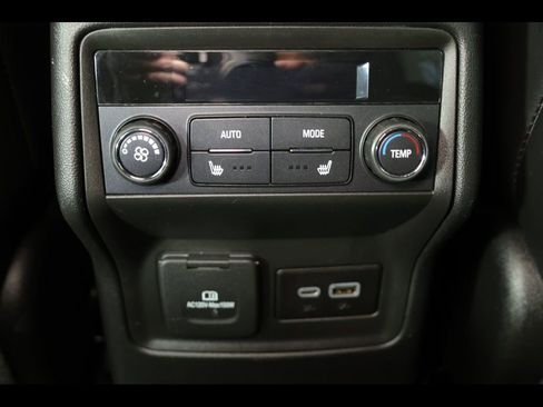 Used 2023 GMC Acadia SLT w/ Elevation Edition image 33