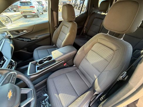 Used 2025 Chevrolet Equinox LT image 27