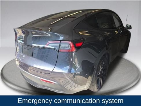 Used 2024 Tesla Model Y Long Range RWD image 6