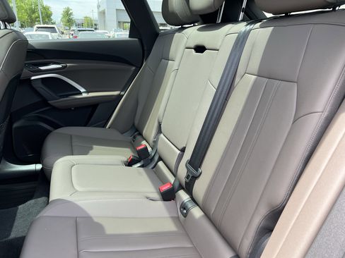 Used 2025 Audi Q5 Premium w/ Convenience Package AWD/4WD image 34