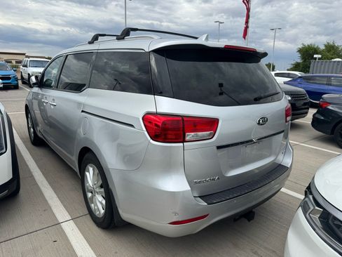 Used 2015 Kia Sedona EX FWD image 3