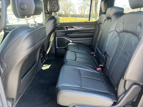 Used 2022 Jeep Wagoneer Series II image 26