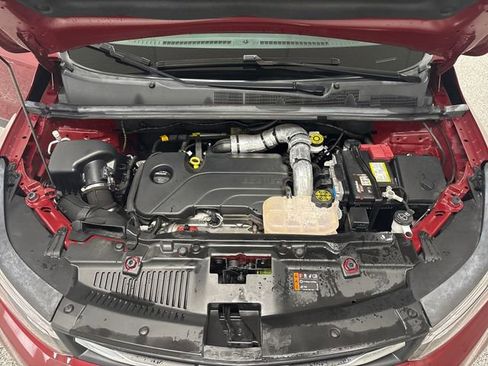 Used 2022 Chevrolet Trax LT w/ LT Convenience Package image 19