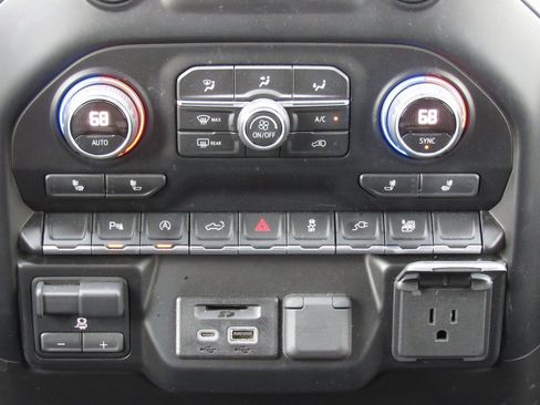 Used 2019 Chevrolet Silverado 1500 LT w/ All-Star Edition image 30