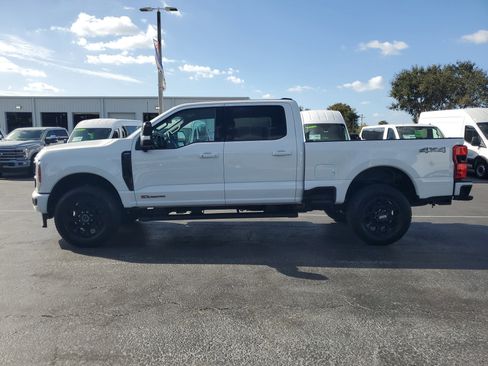 Used 2024 Ford F250 Lariat w/ Black Appearance Package image 6