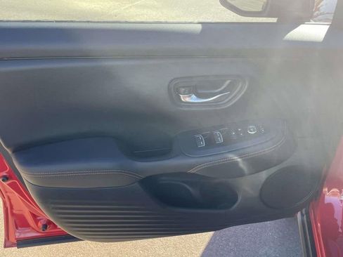 Certified 2025 Honda HR-V Sport image 19