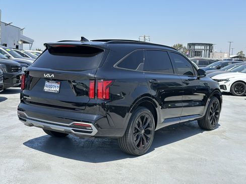 Certified 2023 Kia Sorento SX FWD image 7