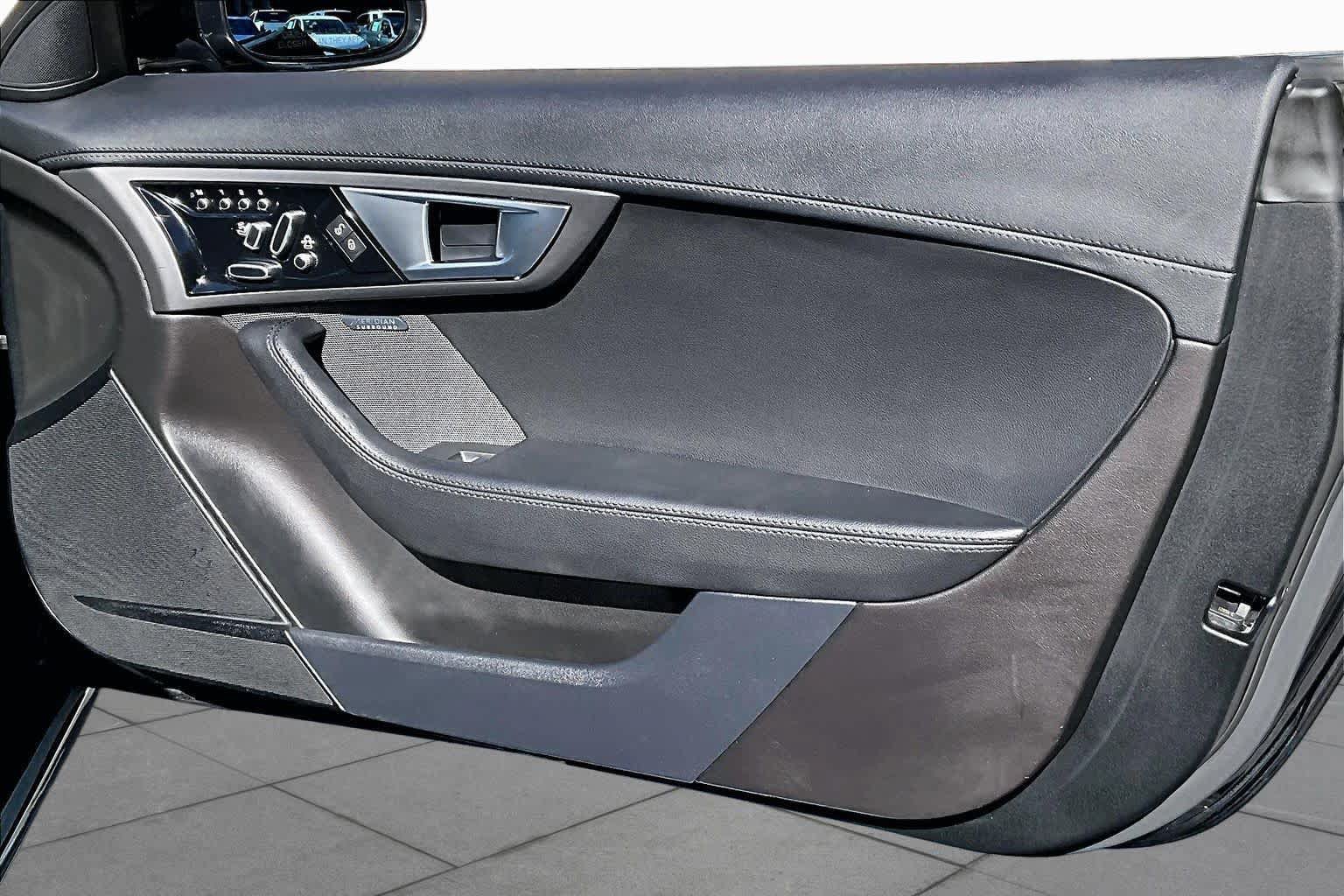 Used 2016 Jaguar F-TYPE Coupe RWD image 19