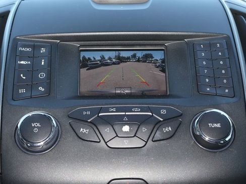 Used 2019 Ford Edge SE image 24