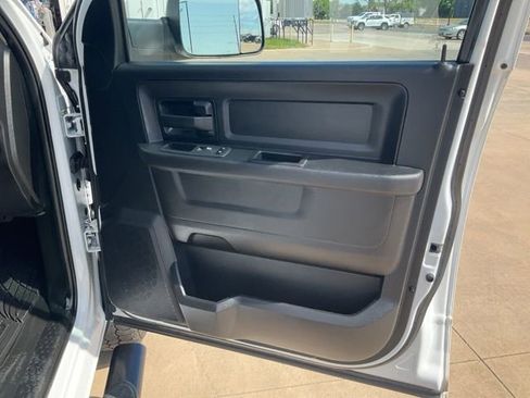 Used 2020 RAM 2500 Tradesman w/ Chrome Appearance Group RWD image 38
