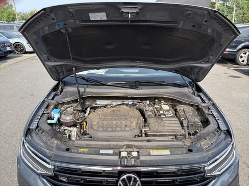 Used 2024 Volkswagen Tiguan SE R-Line FWD image 16