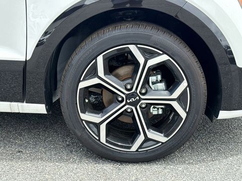 New 2025 Kia Niro EX Touring image 12