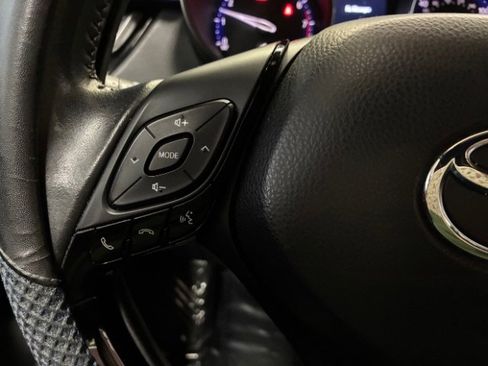 Used 2021 Toyota C-HR XLE image 20