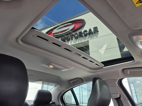 Used 2017 Volvo S60 T5 Dynamic image 3