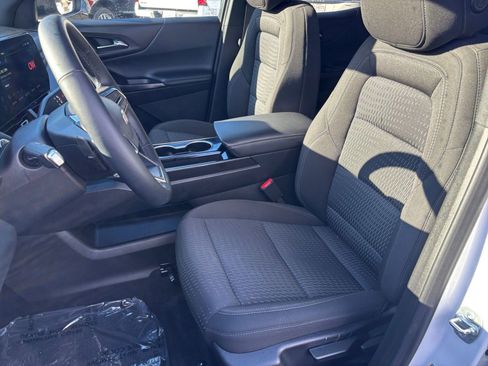 Used 2025 Chevrolet Equinox LT image 32