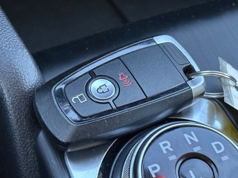 Used 2021 Ford Escape SE image 36