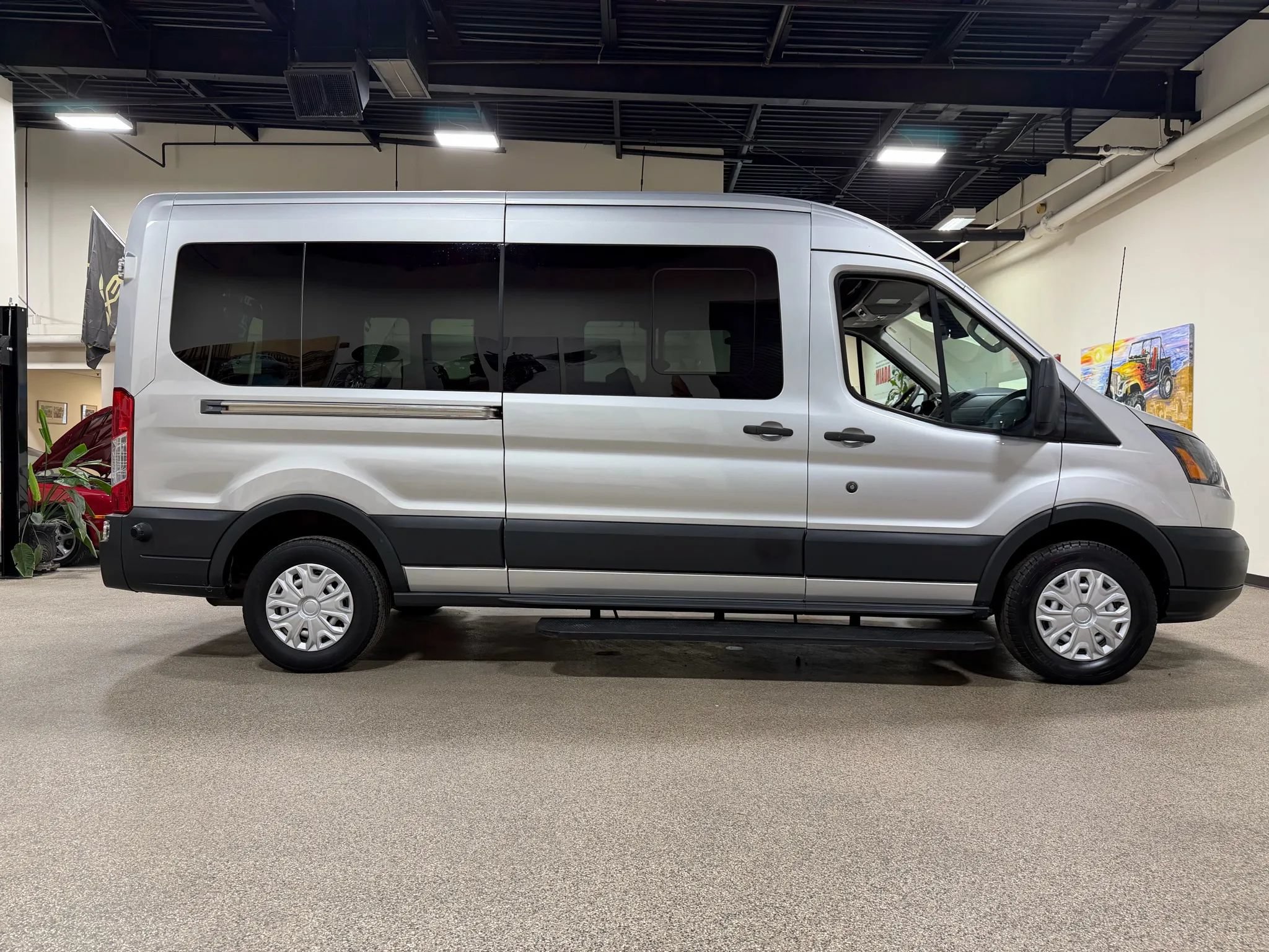 Used 2015 Ford Transit 250 148 Medium Roof RWD image 5