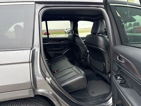 Used 2023 Jeep Grand Cherokee Overland image 17