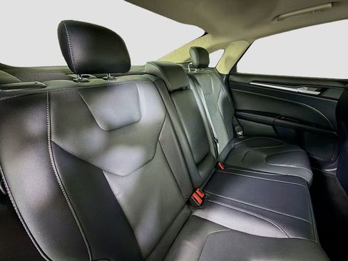 Used 2019 Ford Fusion Titanium image 29