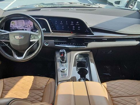 Used 2022 Cadillac Escalade Premium Luxury AWD/4WD image 11