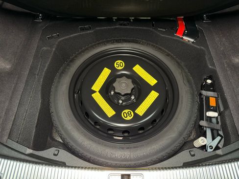 Used 2015 Audi A8 3.0T w/ Luxury Package image 15