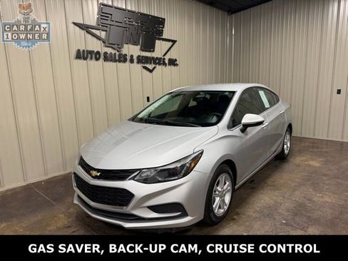 Used 2018 Chevrolet Cruze LT image 1