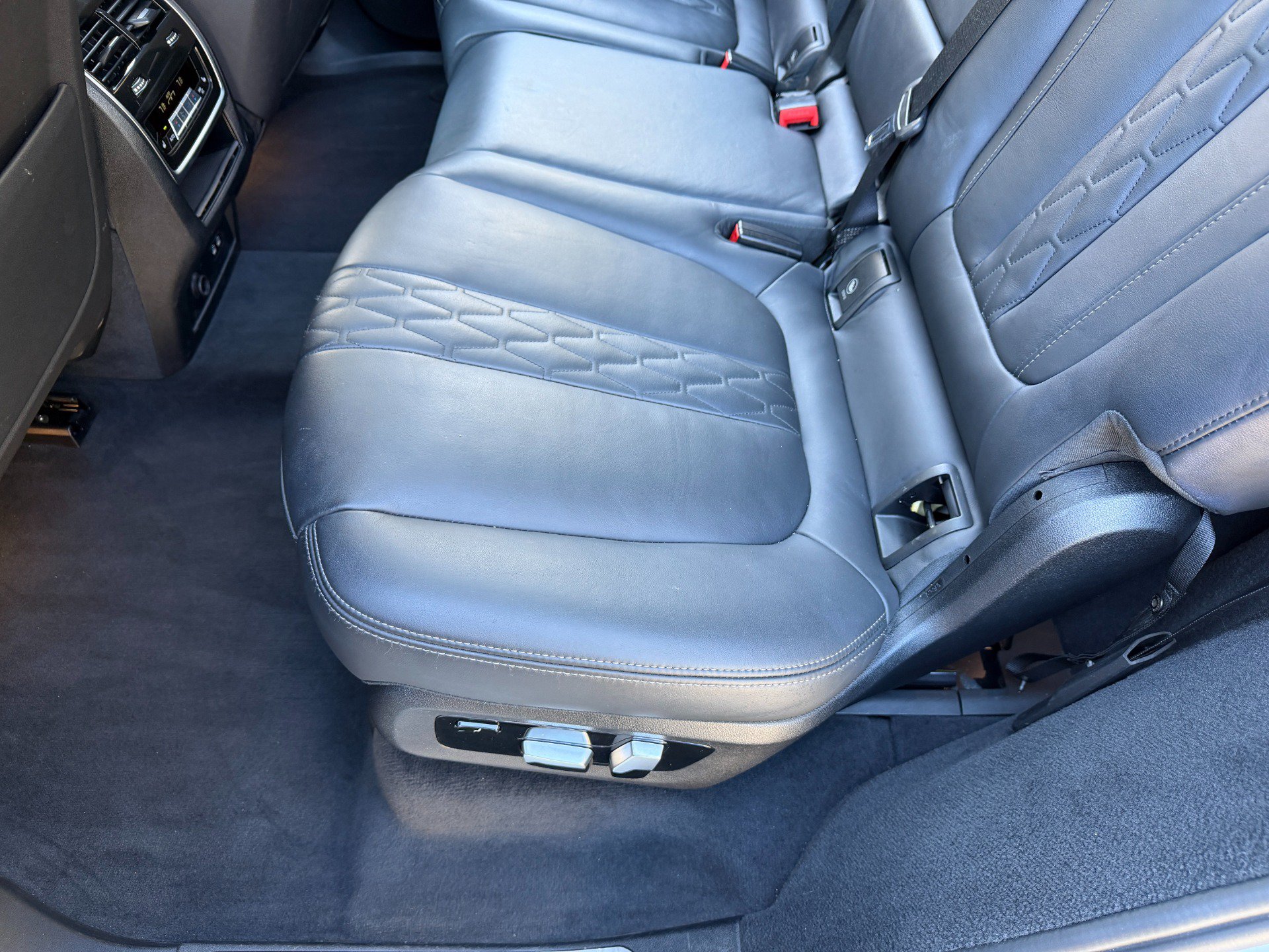 Used 2023 BMW X7 M60i AWD/4WD image 55